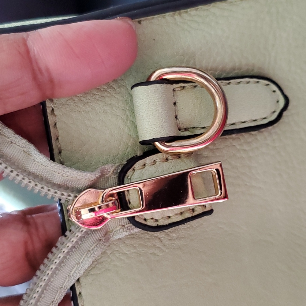 SUGU Mint Green Handbag - Picture 9 of 12